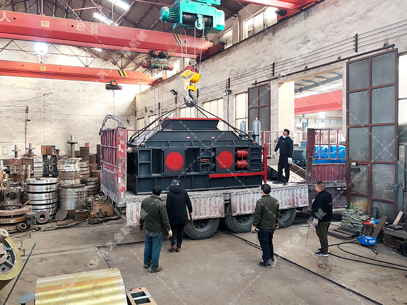 2PGY1500x1000型液壓對輥破碎機(jī)發(fā)往云南昆明 2PGY1500x1000型液壓對輥破碎機(jī)發(fā)往云南昆明