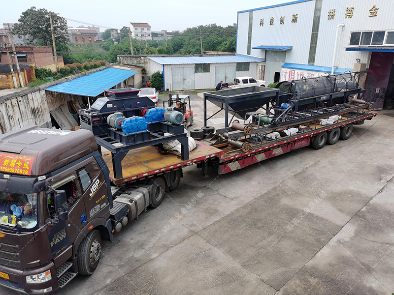 對(duì)輥破碎機(jī),滾筒篩砂機(jī),制砂生產(chǎn)線發(fā)貨圖片